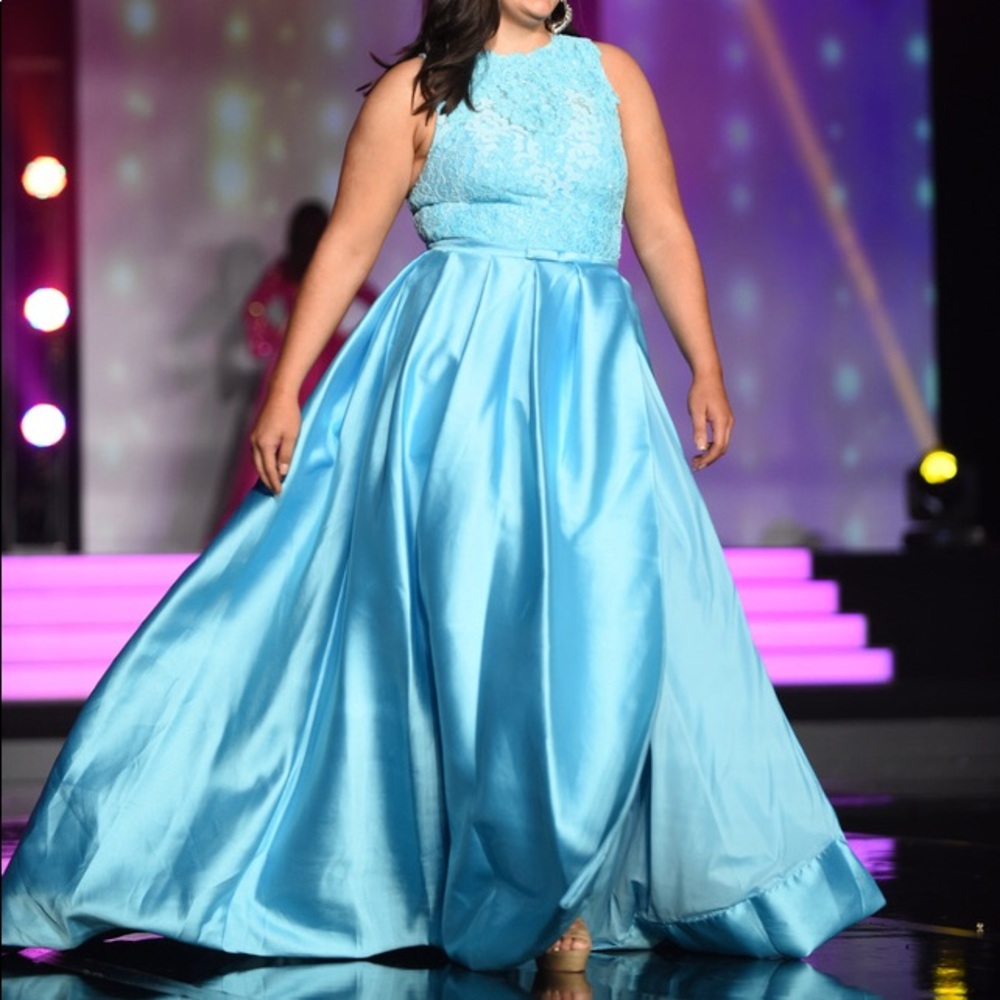 Cassandra Stone Mac Duggal